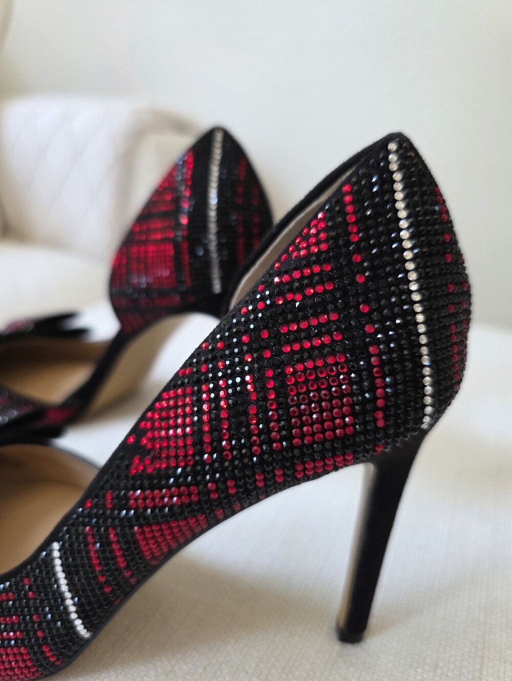 INC Red and Black Crystal Bow Pointed-Toe Women's Pumps - Picture 2 of 5
